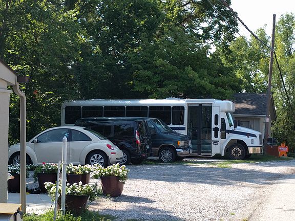 6 parking spots 1+ RV spot