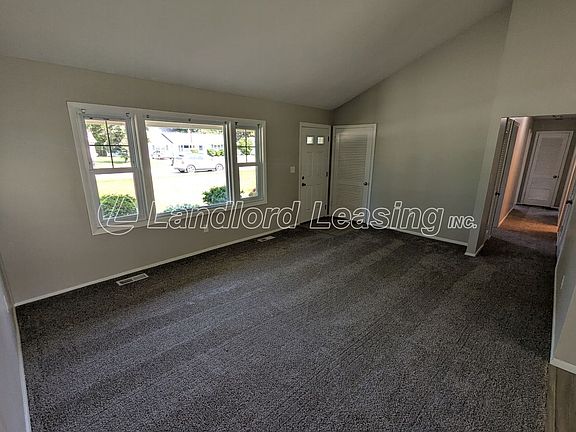 3rd image of 192 Moorewood Ave