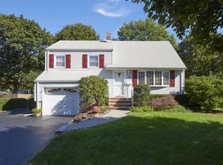 25 Spruce Dr, Shrewsbury, NJ