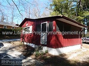 6 Wells Avenue