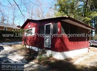 6 Wells Ave, Hendersonville, NC 28739