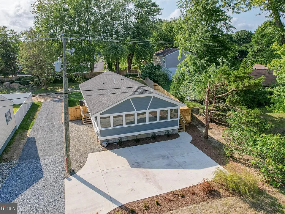 705 Country Club Rd