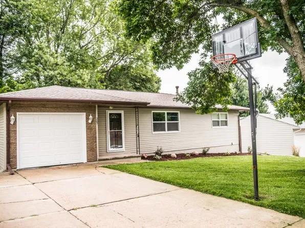 207 Harolds Dr, Glenwood, IA 51534