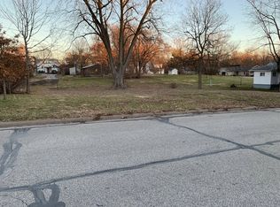 815 S McArthur St, Macomb, IL 61455