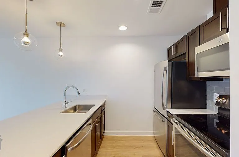 1115 H St NE #303 — Photo 17