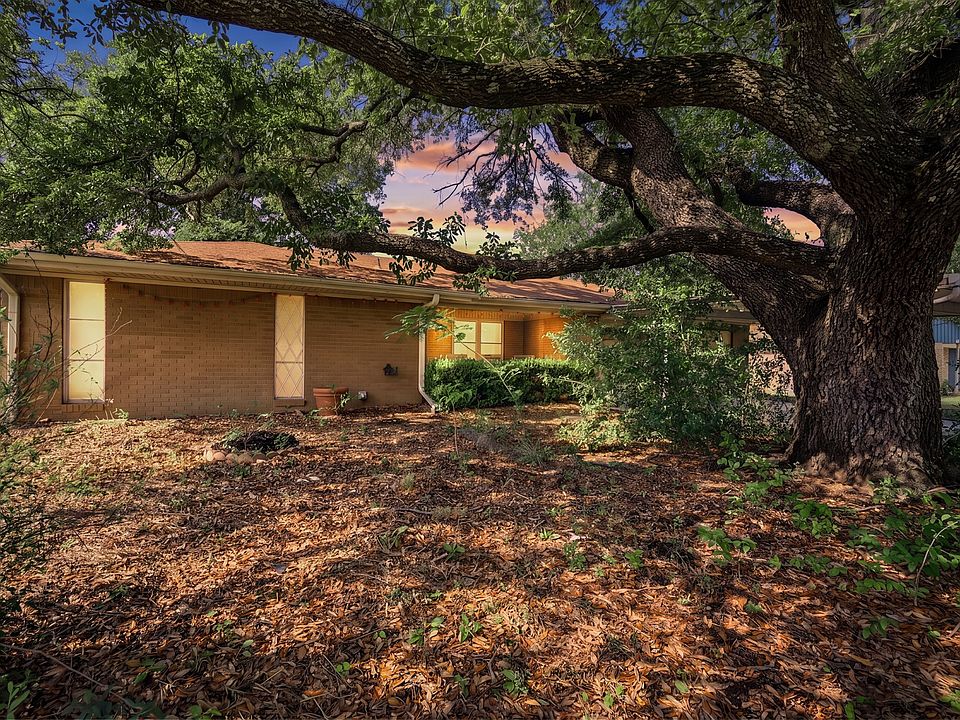 1st image of 104 Forest Ln