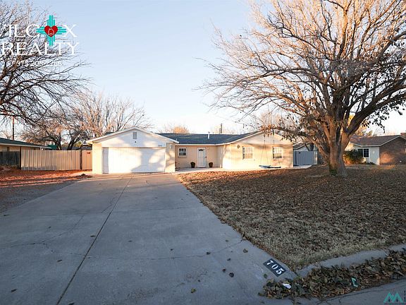 2nd image of 705 Twin Diamond Rd