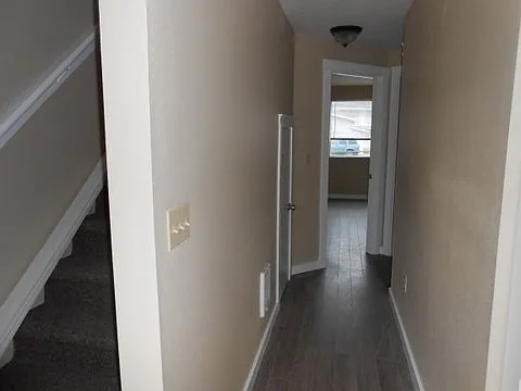 410 SW Fall St — Photo 30