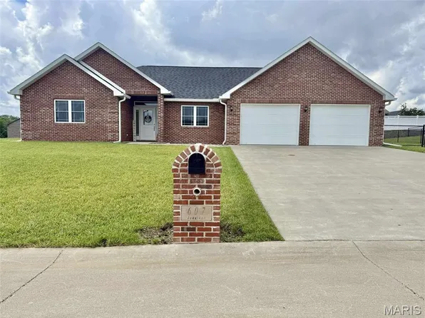 607 Jonathan Rd, Hannibal, MO 63401