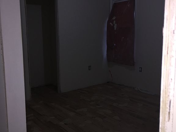 4th image of 187-13 Hillburn Ave