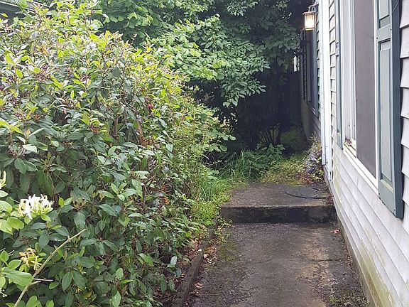 2nd image of 6905 NE 149th Ct