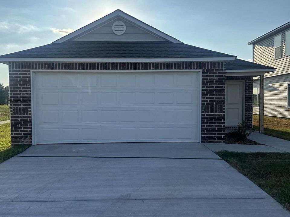 1st image of 105 Lucy Ln