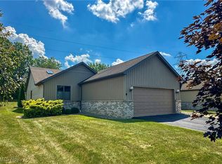 1109 Shadowridge Dr, Niles, OH 44446