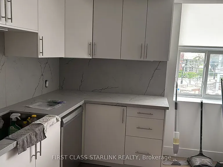 368 Broadview Ave #2 — Photo 12