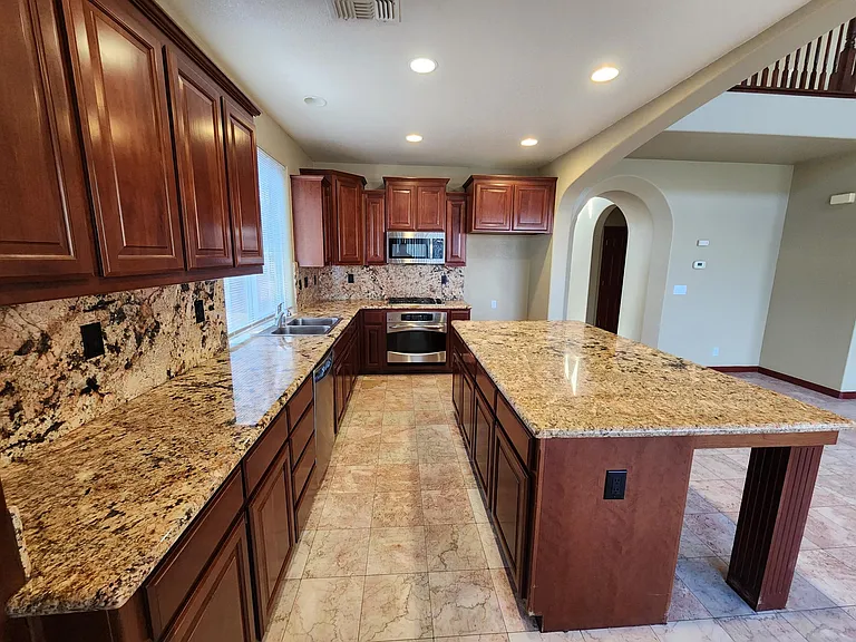 794 Newton Ct — Photo 7