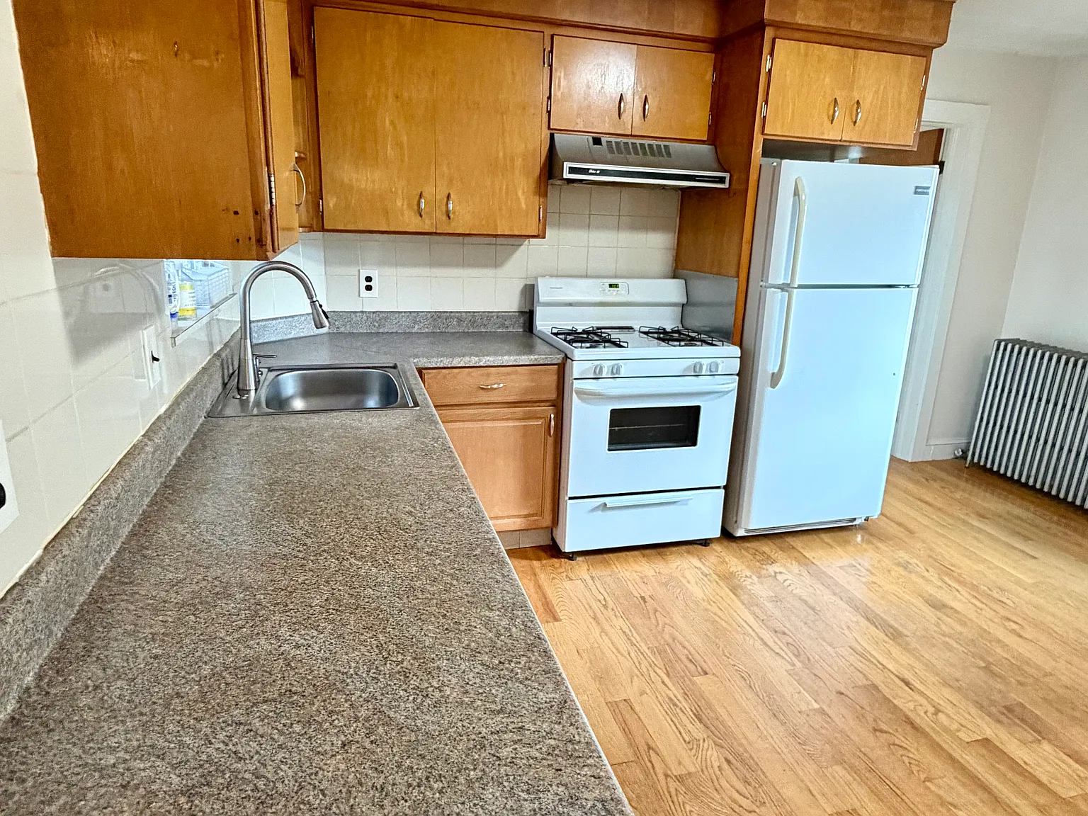 2 bed, 1.0 bath, $2,295 — Photo 2