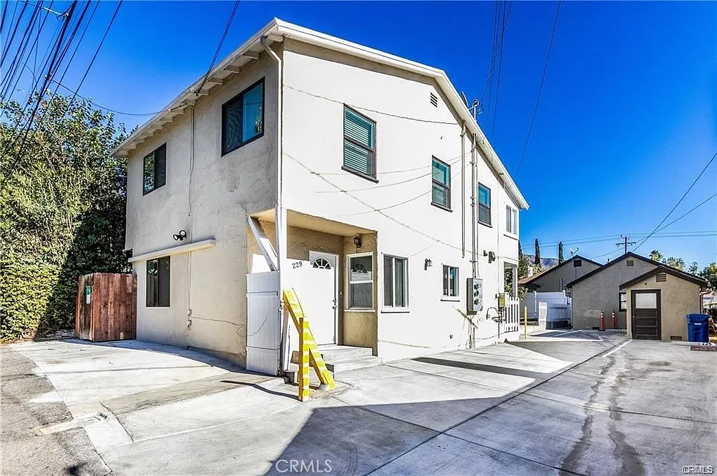 Studio, 310 sqft, $1,425 — Photo 1