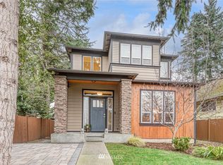 10050 40th Ave SW, Seattle, WA 98146