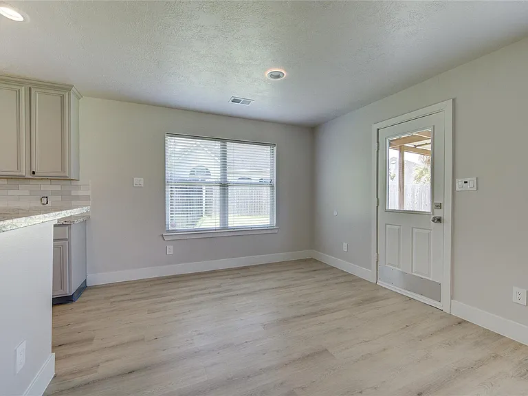 4931 Lake Catherine Ct — Photo 24