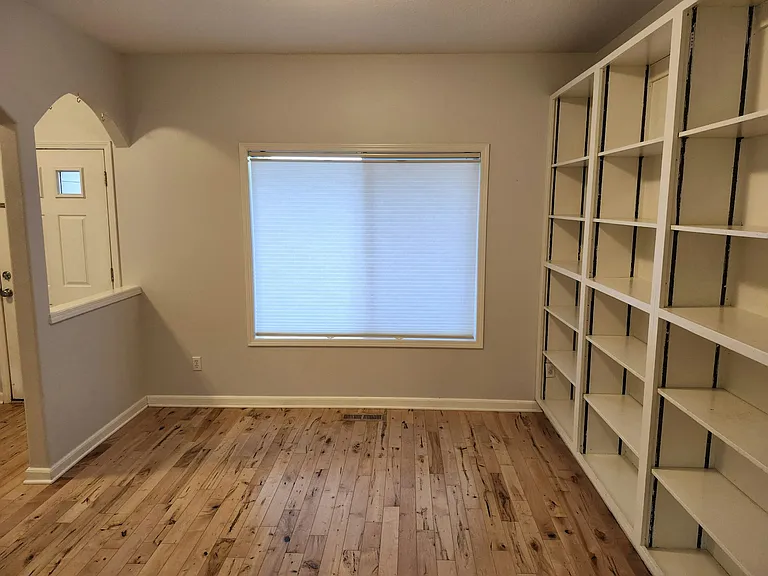 203 NE 55th Ave — Photo 9