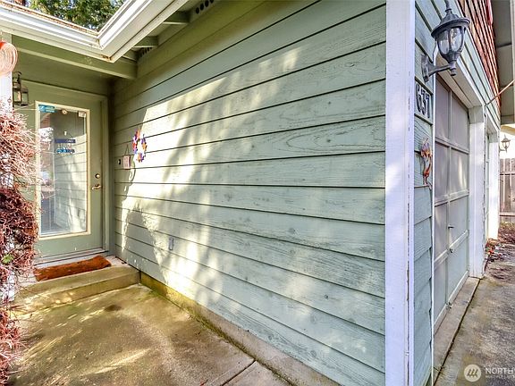 4th image of 637 Hidden Forest Drive SE