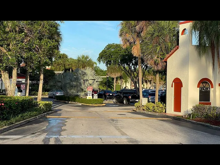 8530 SW 149th Ave #909 — Photo 3