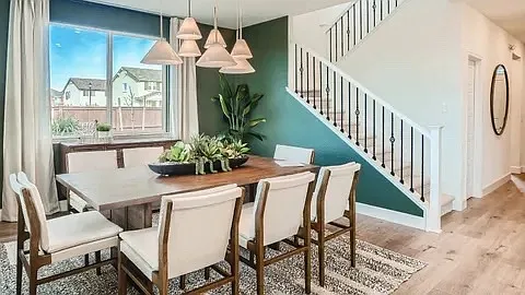 5 bed, 2640 sqft, $3,600 — Photo 2