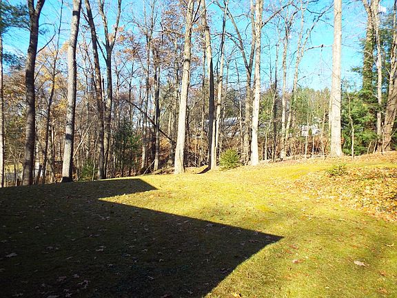 3rd image of 97 Applewood Valley Dr