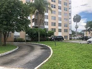 1 bed, 1.0 bath, 675 sqft, $1,475 — Photo 2