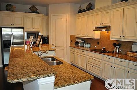 5th image of 2850 Izabella Ct