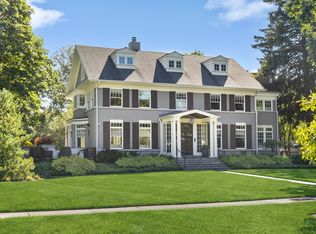 819 Chesnut Ave, Wilmette, IL 60091