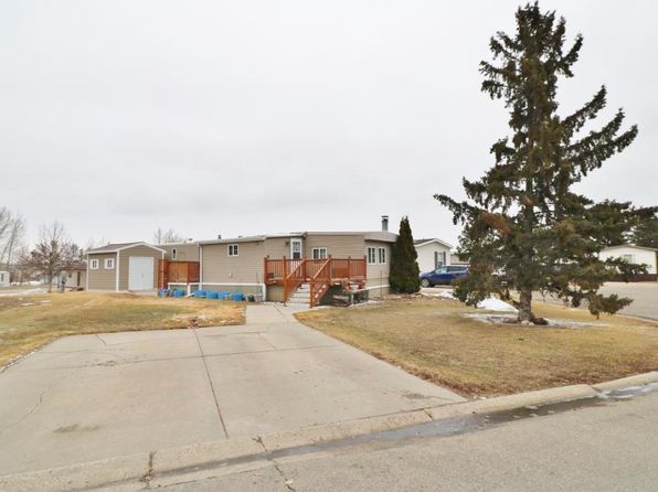 405 31st Ave, Minot, ND 58701