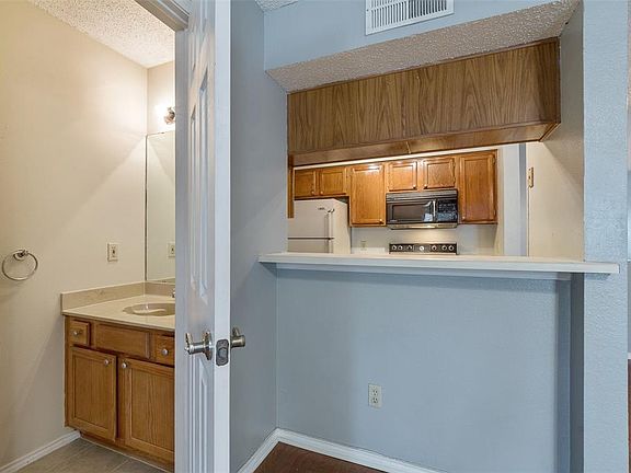 5th image of 3201 Donnelly Cir