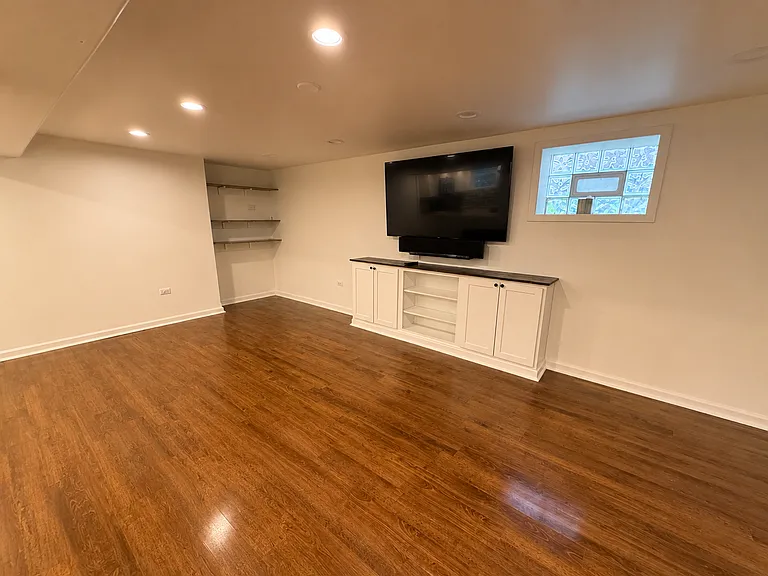 3528 N Neva Ave — Photo 9