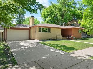 821 W Central Ave, Minot, ND 58701