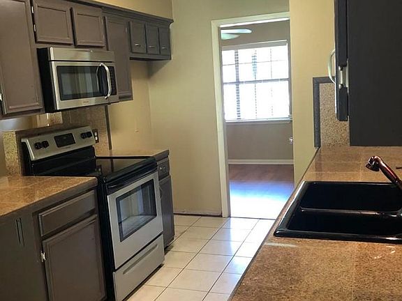 4th image of 917 Corey Dr