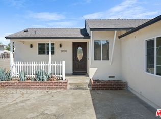 21009 Saticoy St, Canoga Park, CA 91304