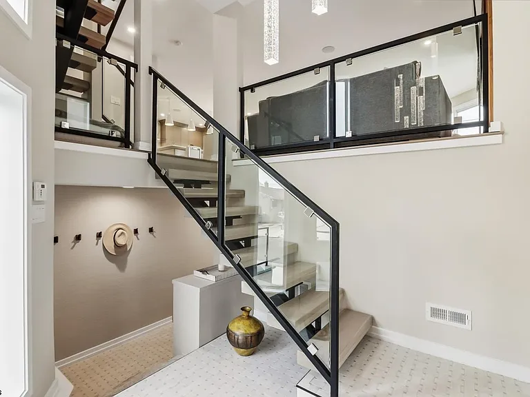 302 N Nassau Ave — Photo 5