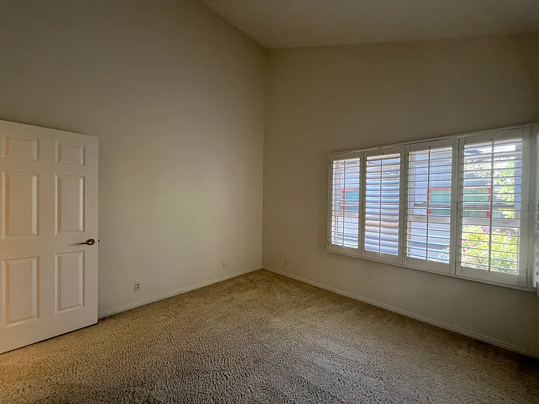 2433 Oneida St #1 — Photo 31
