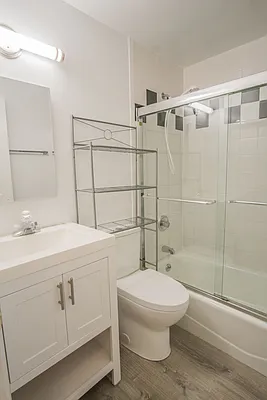 Rented by Vespa Properties Group | media 32