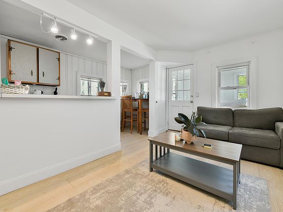 3rd image of 23 Tafts Ave #3