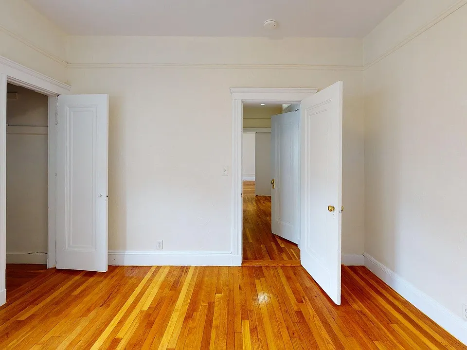 1689 Commonwealth Ave #32
