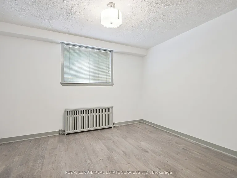 18 33rd St #5 — Photo 16