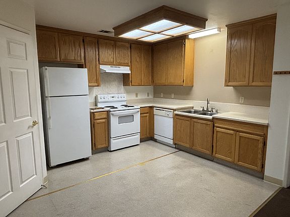 5th image of 9514 Hinton Ave