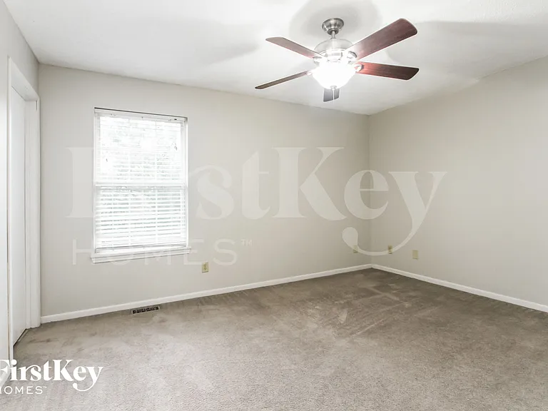 1524 Blue Brook Way — Photo 9