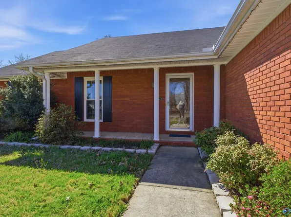 2307 Winthrop Dr SW, Decatur, AL 35603