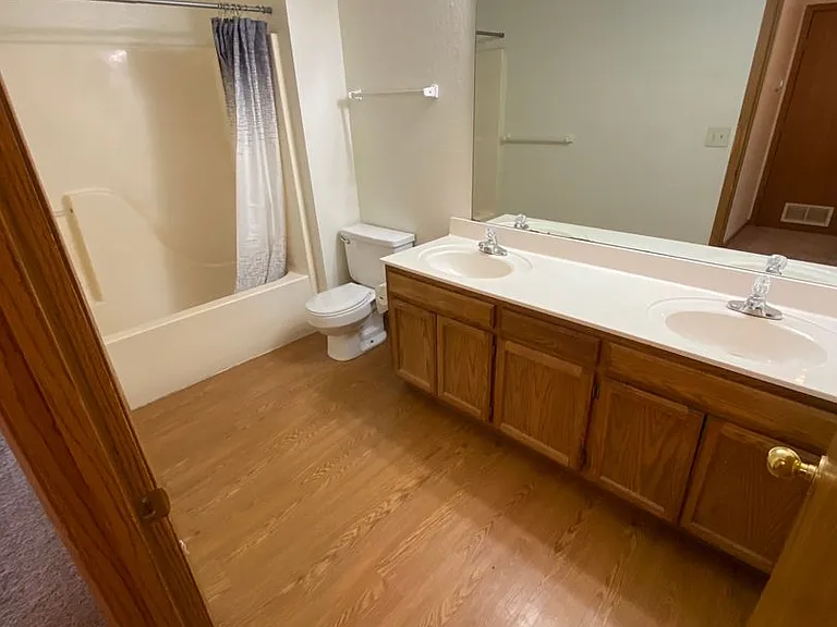 College Place Apartments — Photo 9
