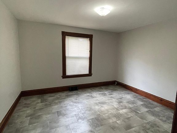 3rd image of 1312 Quarry Ave NW #1
