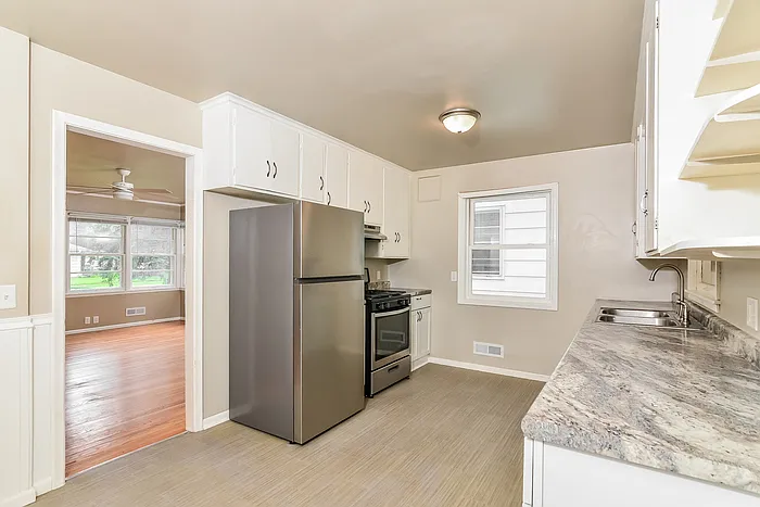 5115 Vincent Ave N — Photo 7
