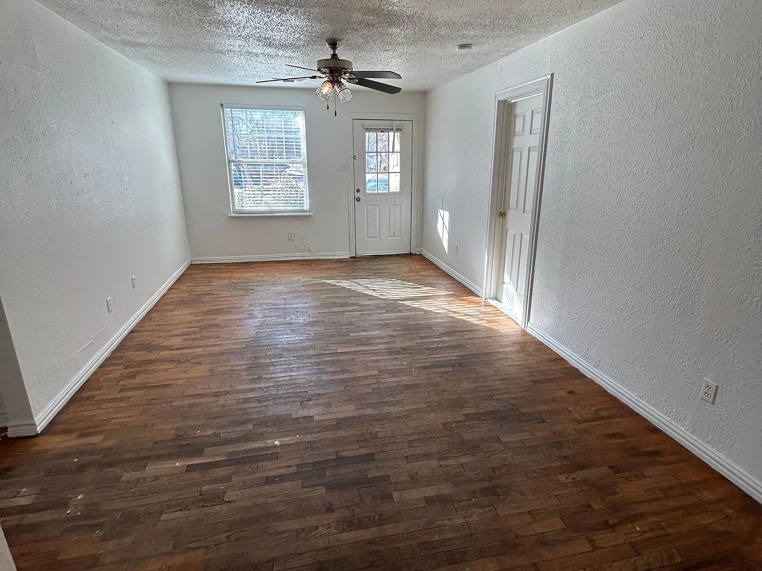 1103 Belew St — Photo 2